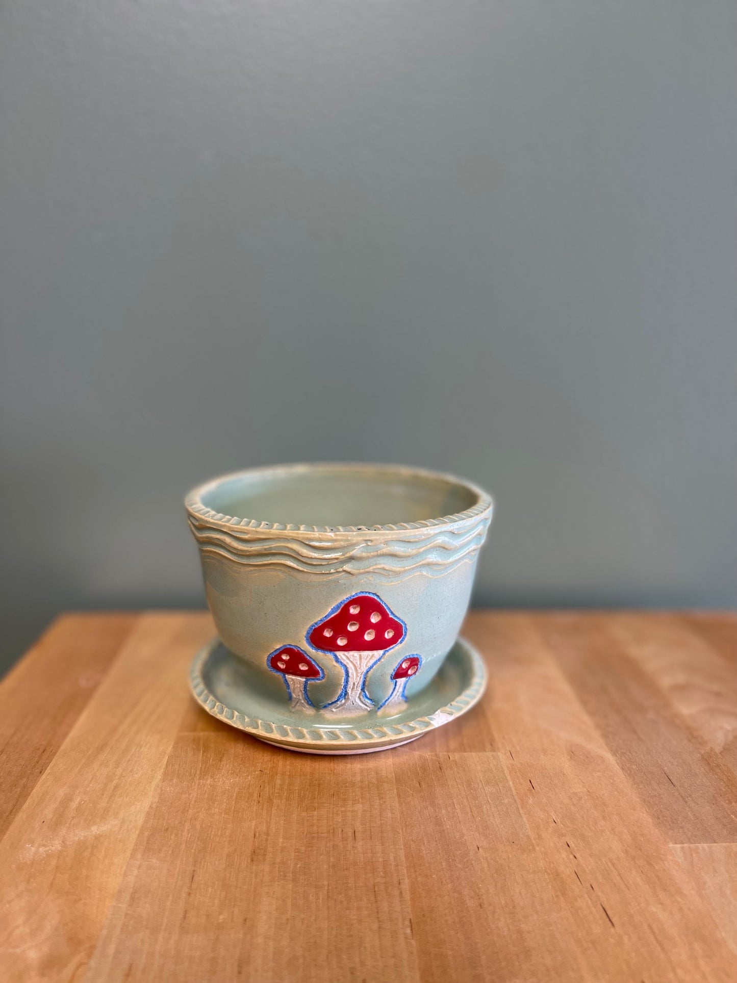 Green planter with red mushrooms - 4.5"