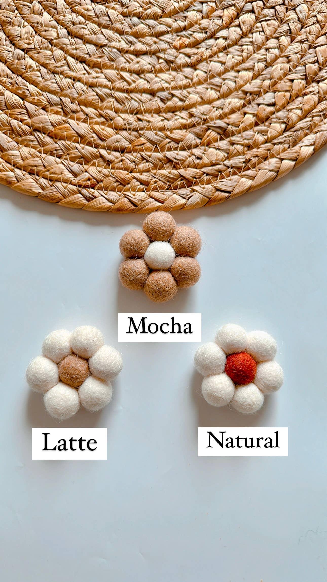 Daisy car vent clip / car diffuser ( REUSABLE) 