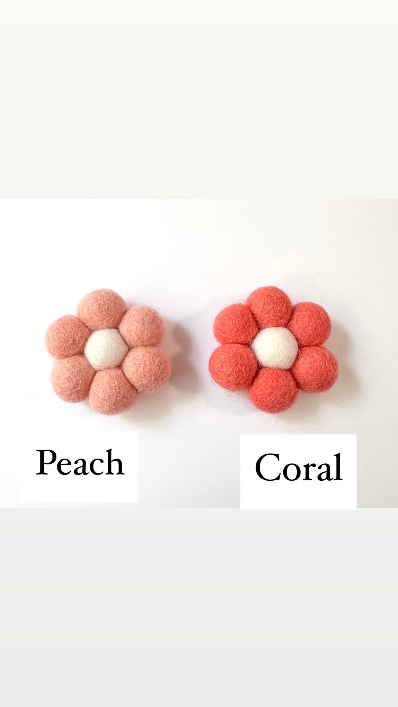 Daisy car vent clip / car diffuser ( REUSABLE) 